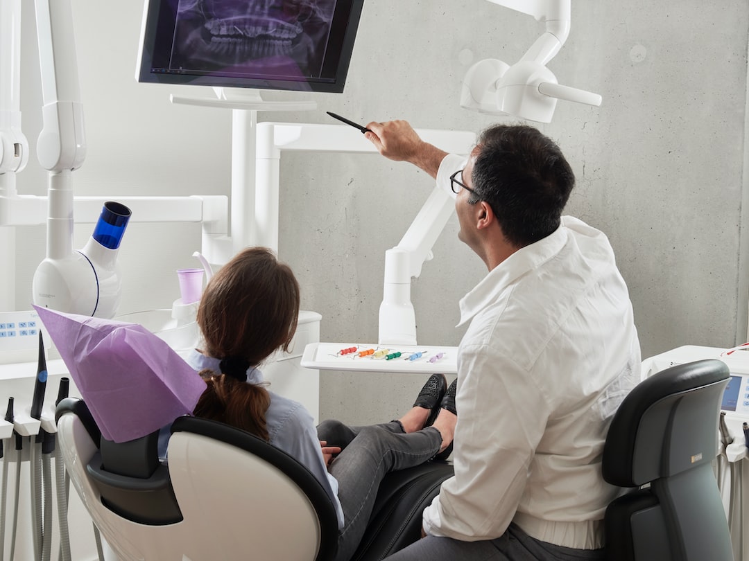 Ankara İnvisalign Tedavi - İnvisalign ve Metal Tel Arasındaki Karşılaştırma
