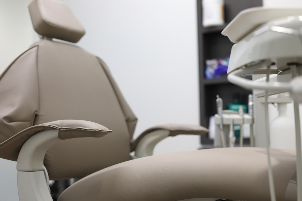 Ankara İnvisalign - Invisalign ve Geleneksel Tel Tedavisi Arasındaki Temel Farklar