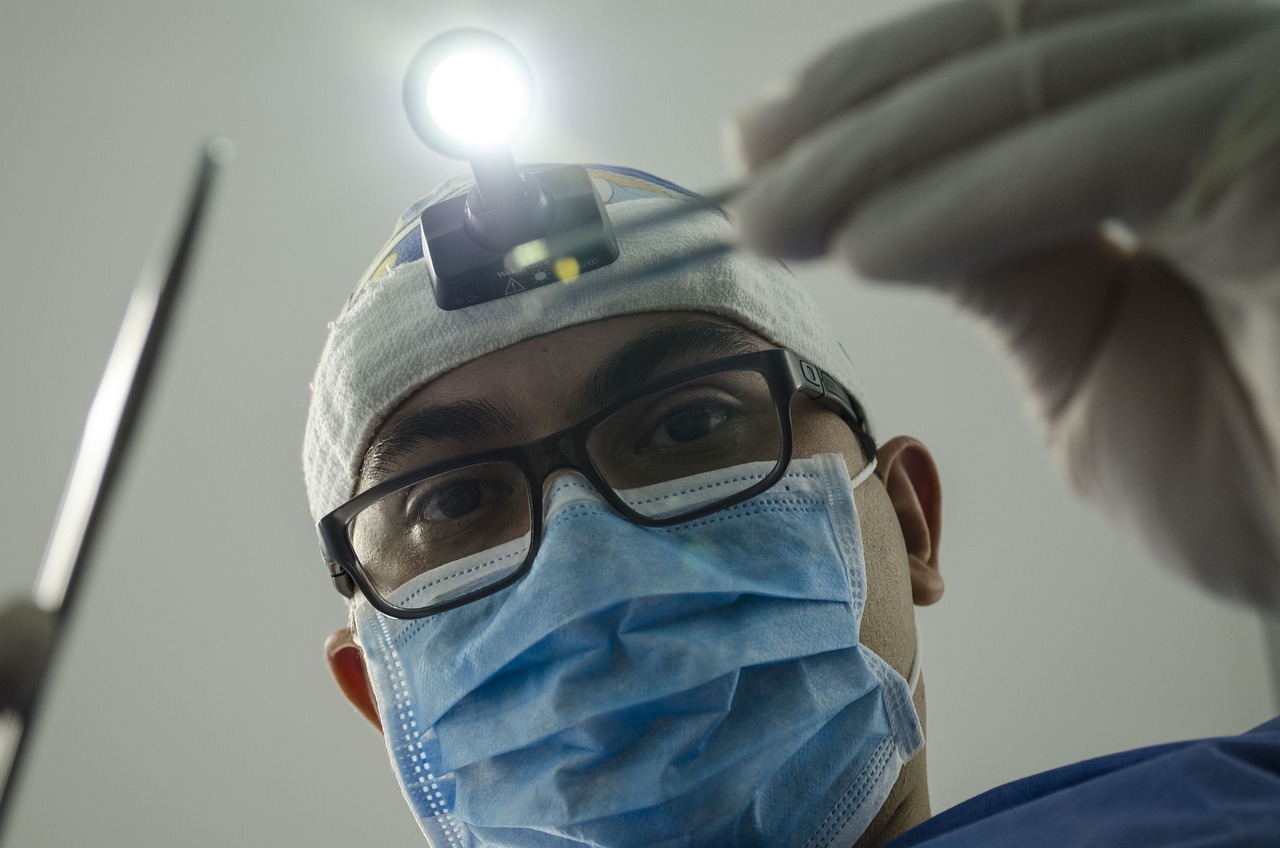 Ankara İnvisalign Klinik - Invisalign vs. Şeffaf Tel Tedavisi: Konuşma ve Yutma Üzerindeki Etkiler Karşılaştırması