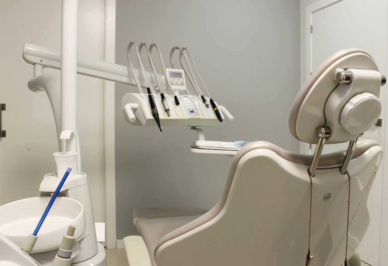 Ankara İnvisalign Doktor - Invisalign ve Sabit Retainer: Hangisi Daha İyi Gece Kullanımı İçin Uygun?